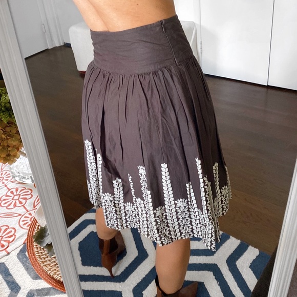 🍂 TOP SECRET BROWN WHITE FLORAL PLEATED HIGH WAIST SKIRT! - Picture 3 of 10